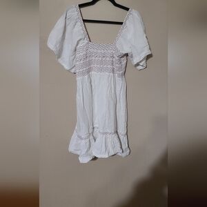 J Gee Elegant White Backless Dress with Burgundy Accents Size Large